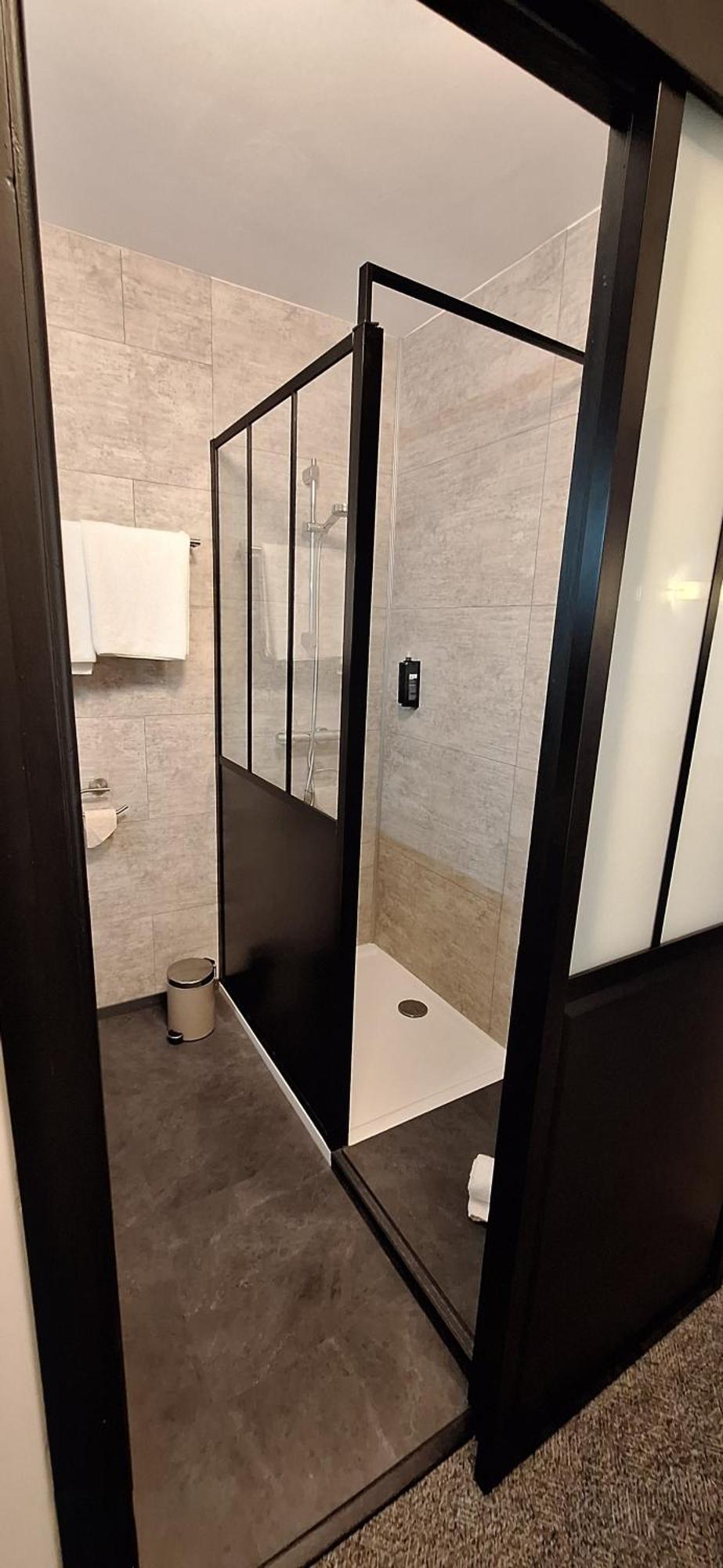 Brit Hotel Le Cygne Saint-Hilaire-du-Harcouët Zewnętrze zdjęcie