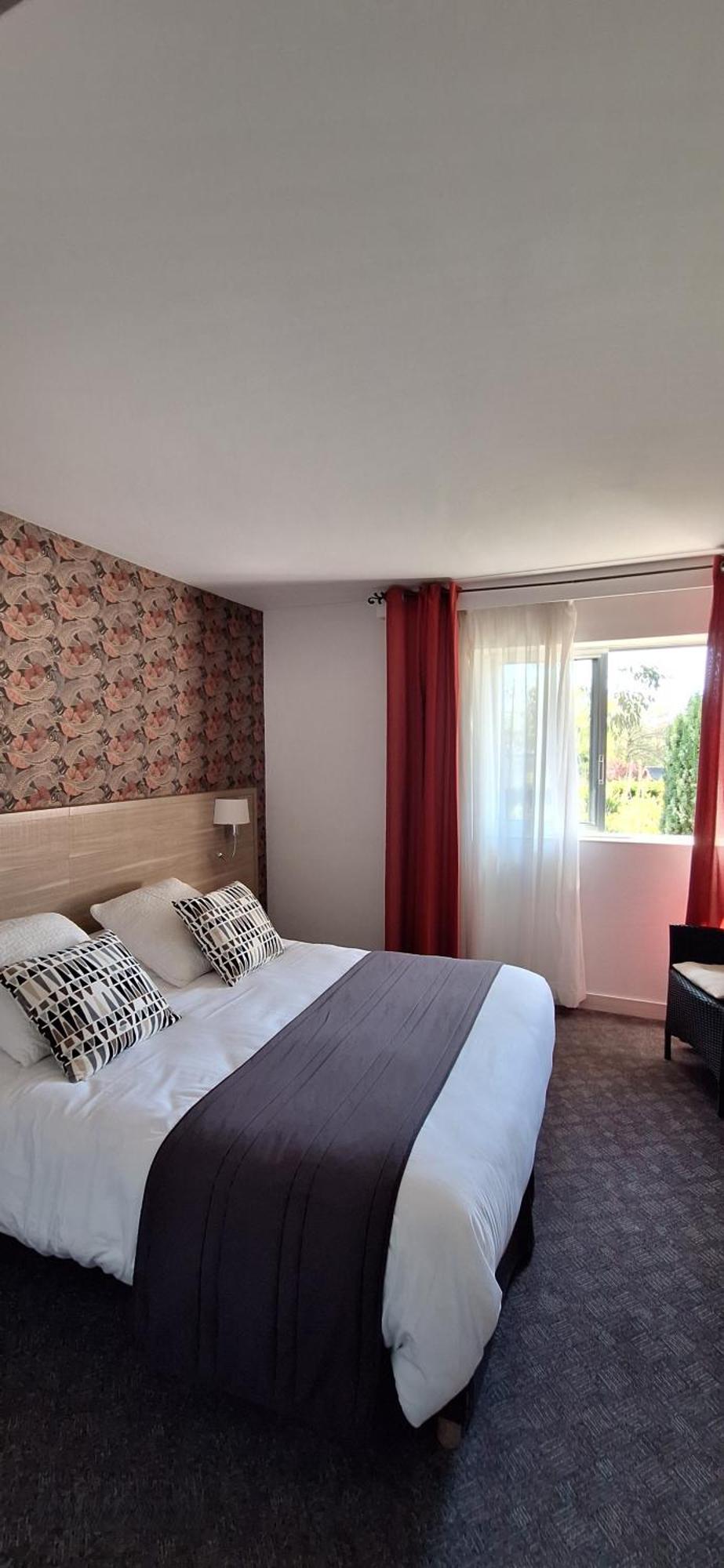 Brit Hotel Le Cygne Saint-Hilaire-du-Harcouët Zewnętrze zdjęcie