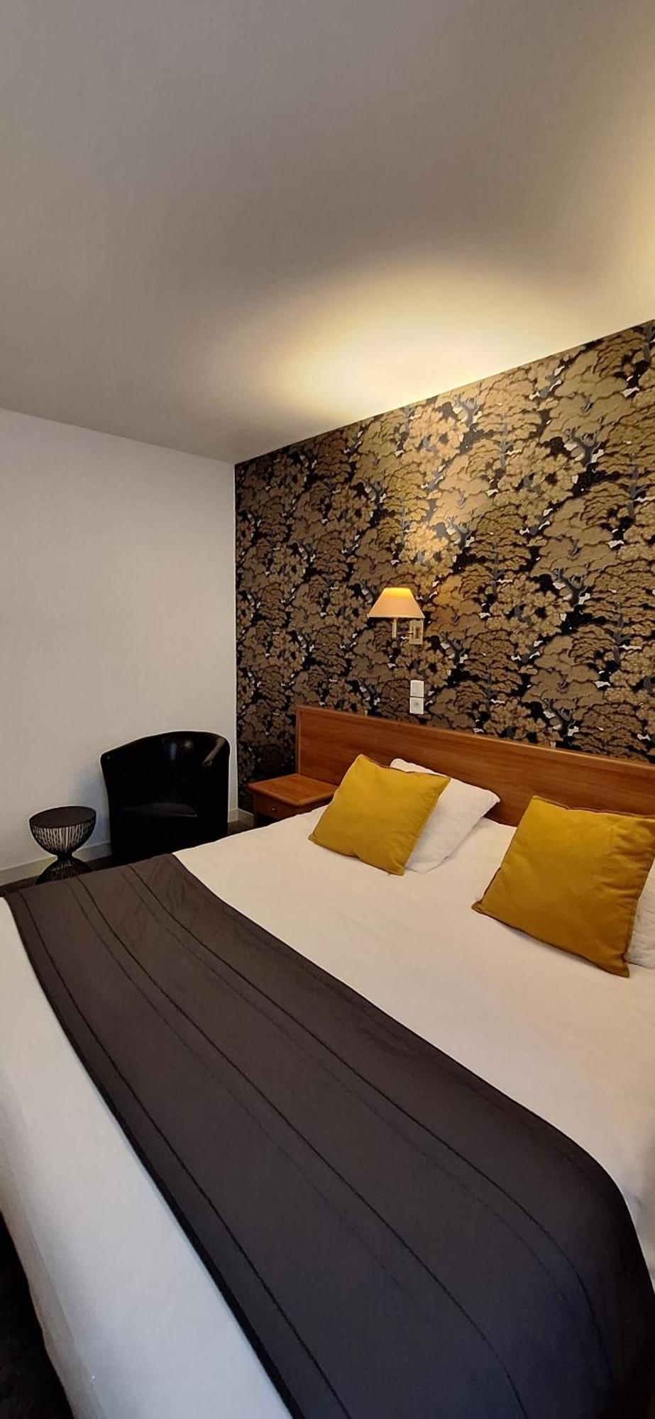 Brit Hotel Le Cygne Saint-Hilaire-du-Harcouët Zewnętrze zdjęcie