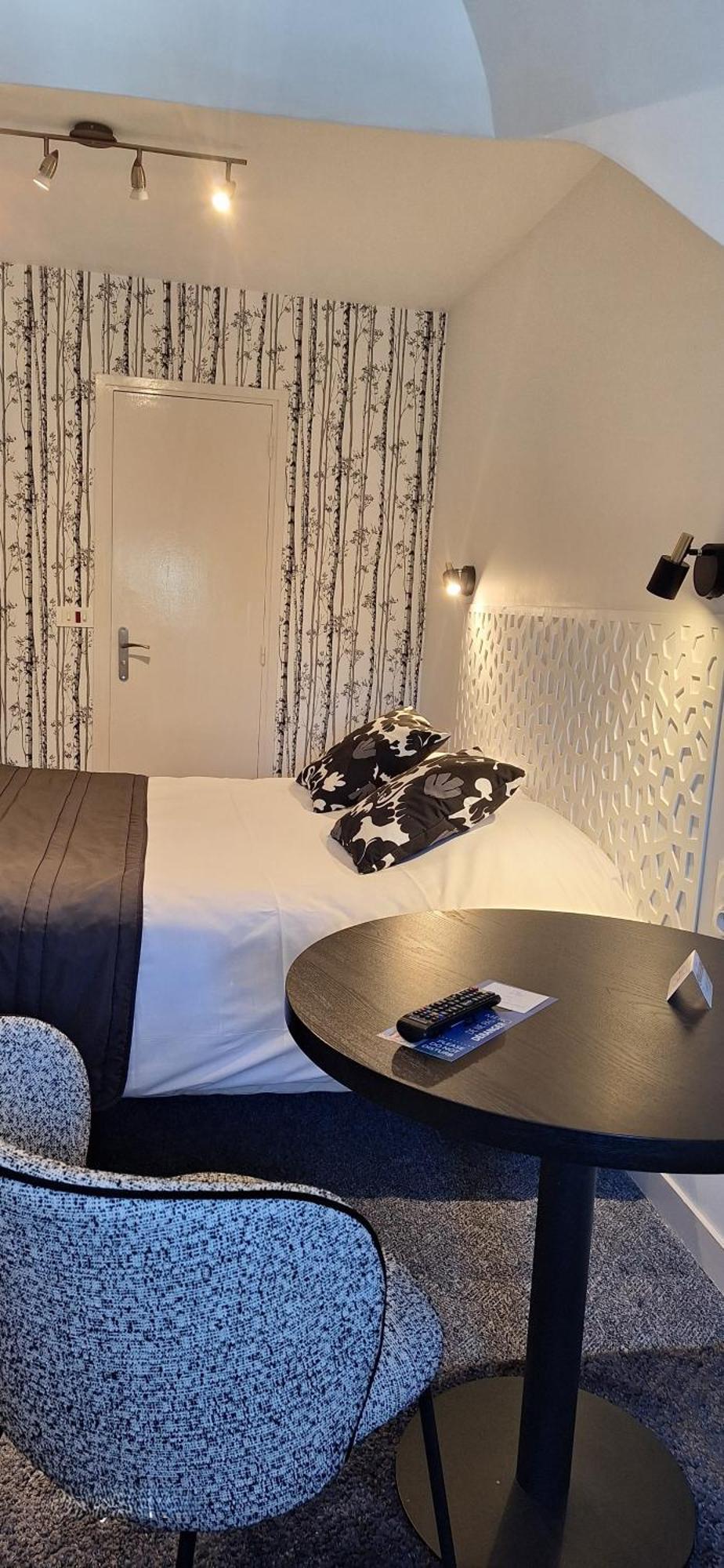 Brit Hotel Le Cygne Saint-Hilaire-du-Harcouët Zewnętrze zdjęcie